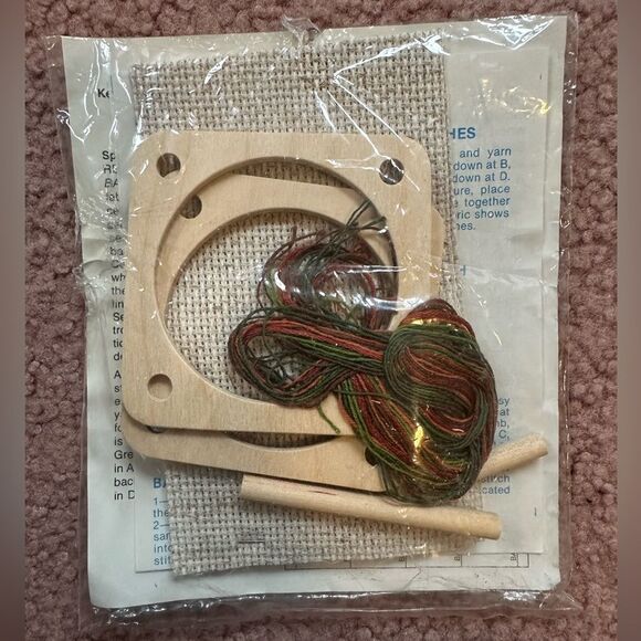 Vintage Decorative Container counted Cross Stitch fern design - Picture 2 of 2